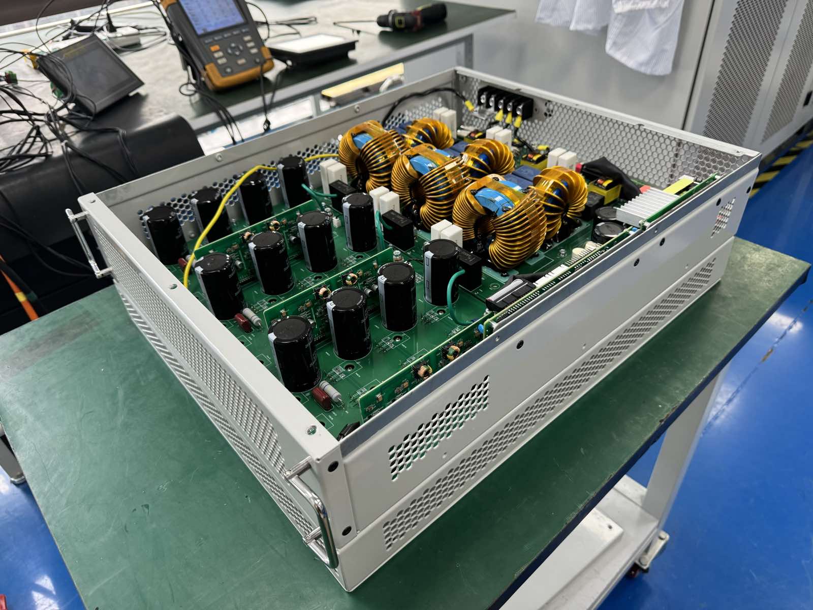 Fanless SVG: Quiet Reactive Power Compensation