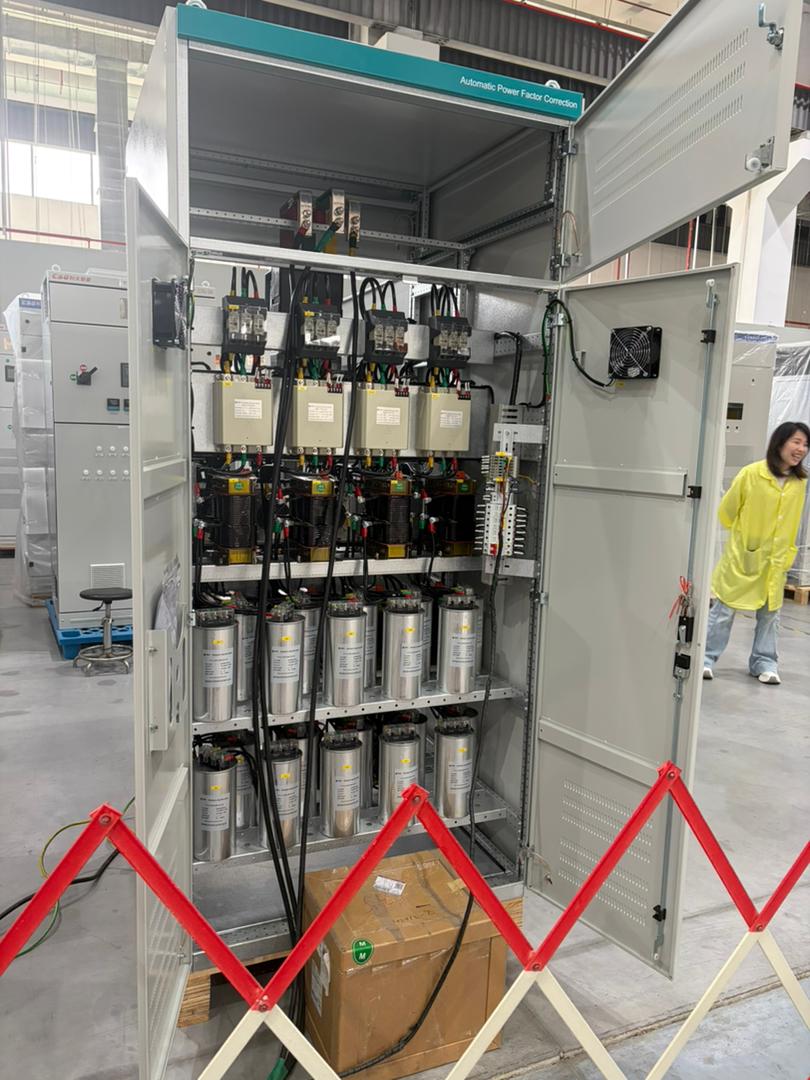 Power Factor Explained: Why Capacitor Banks Overcorrect at Light Load